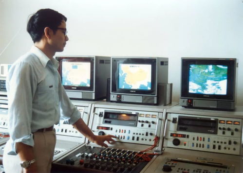 《聯(lián)播天氣預(yù)報》 四十載熒屏記憶，一部流動的氣象史詩